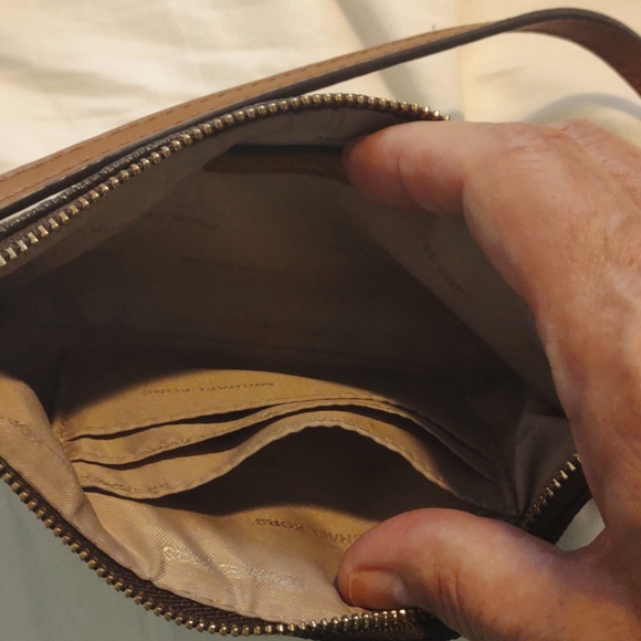 Michael Kors wallet - Picture 4 of 6